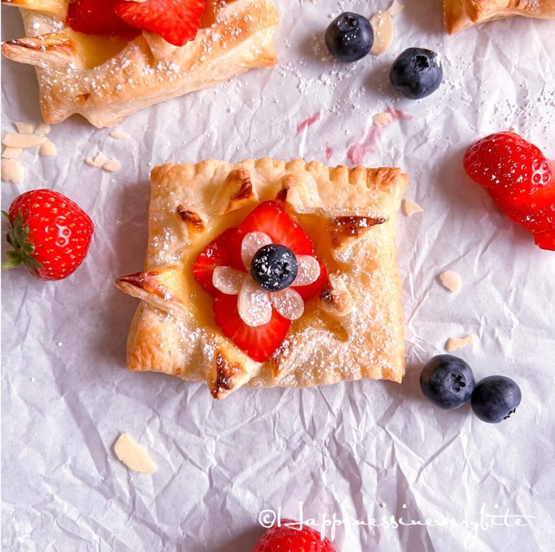 Puff pastry with vanilla pudding and strawberries