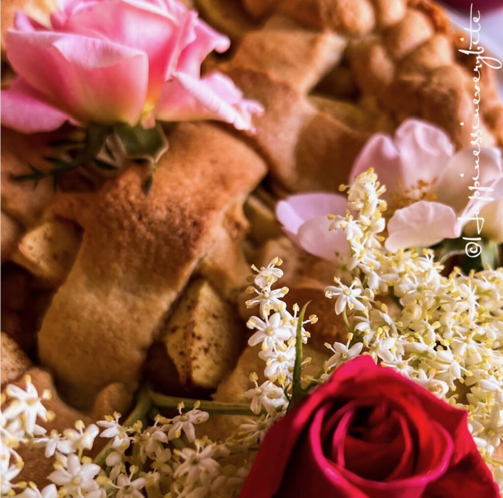 Beautiful Apple pie with flowers