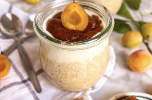 Cheesecake Oats with mirabelle compote